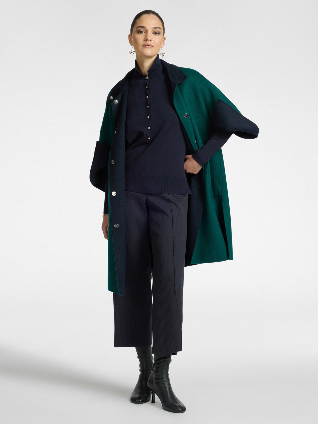 Cropped trousers in stretch jacquard image number 0