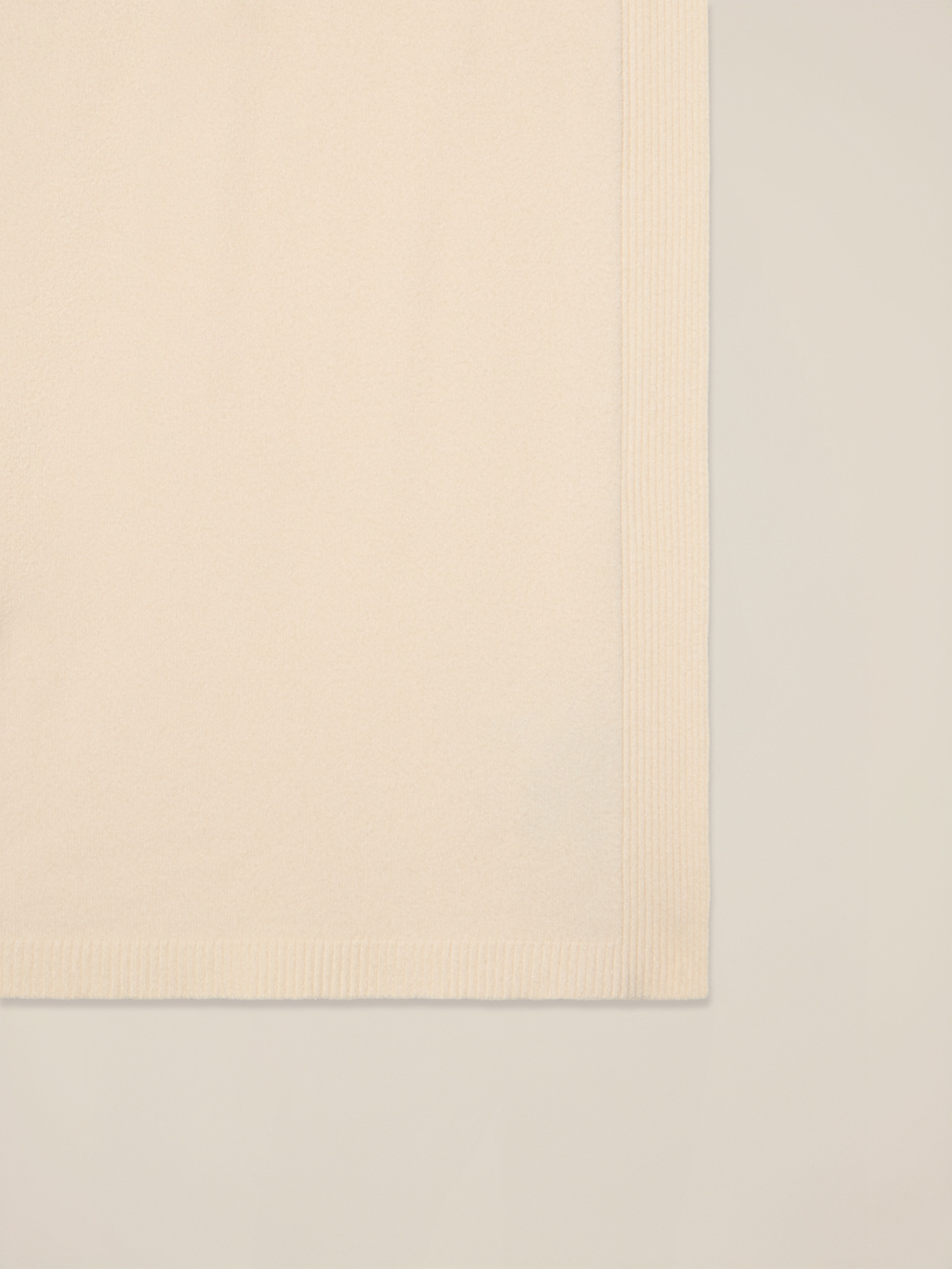 Maxi écharpe en maille mélangée viscose image number 2