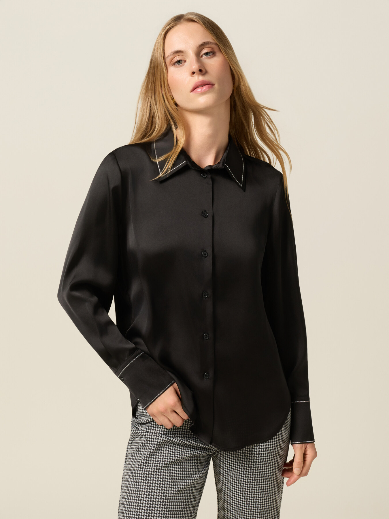 Chemise en satin avec détail de chaînettes image number 0