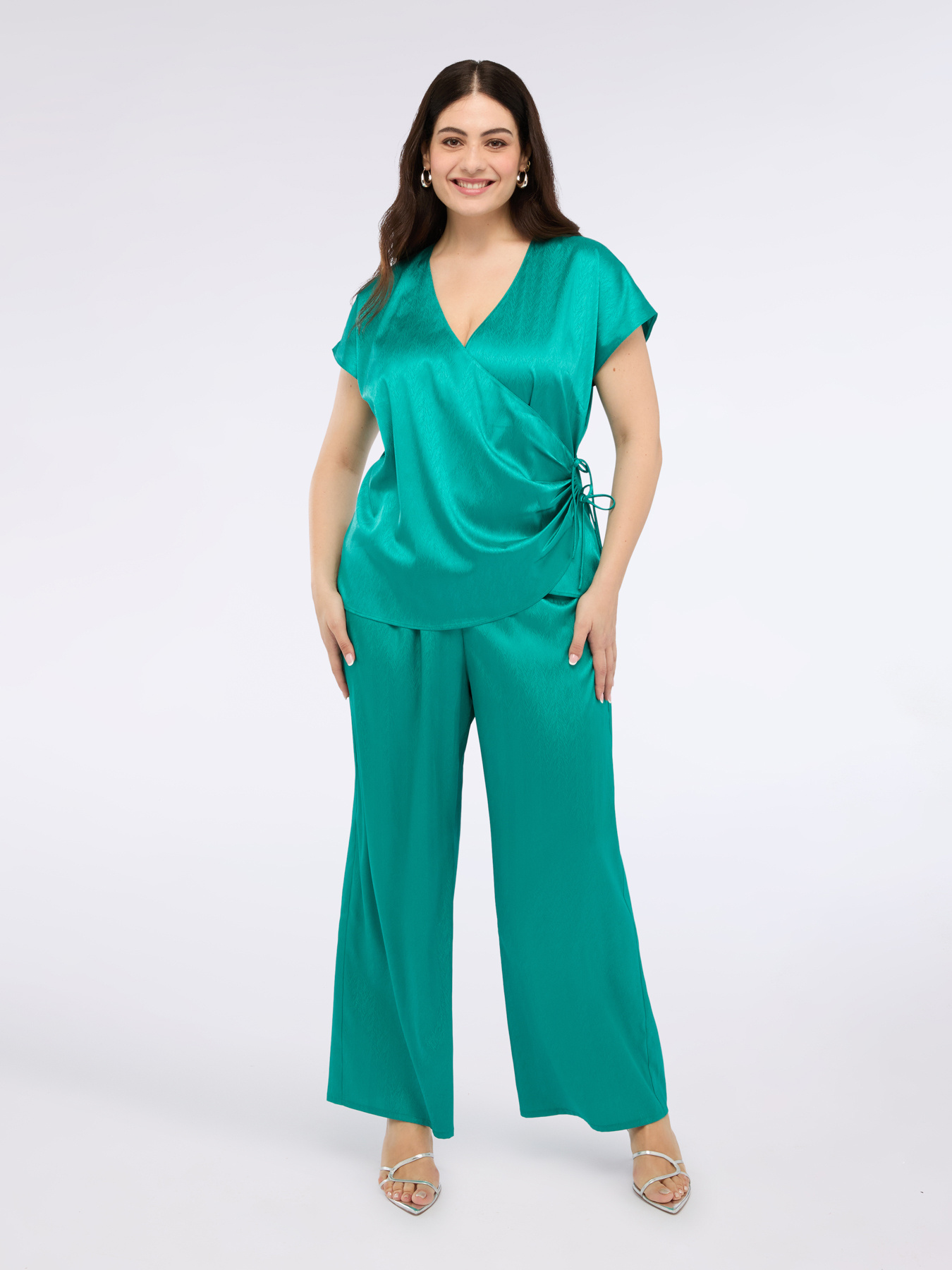 Satin-Bluse mit Wickelausschnitt image number 3