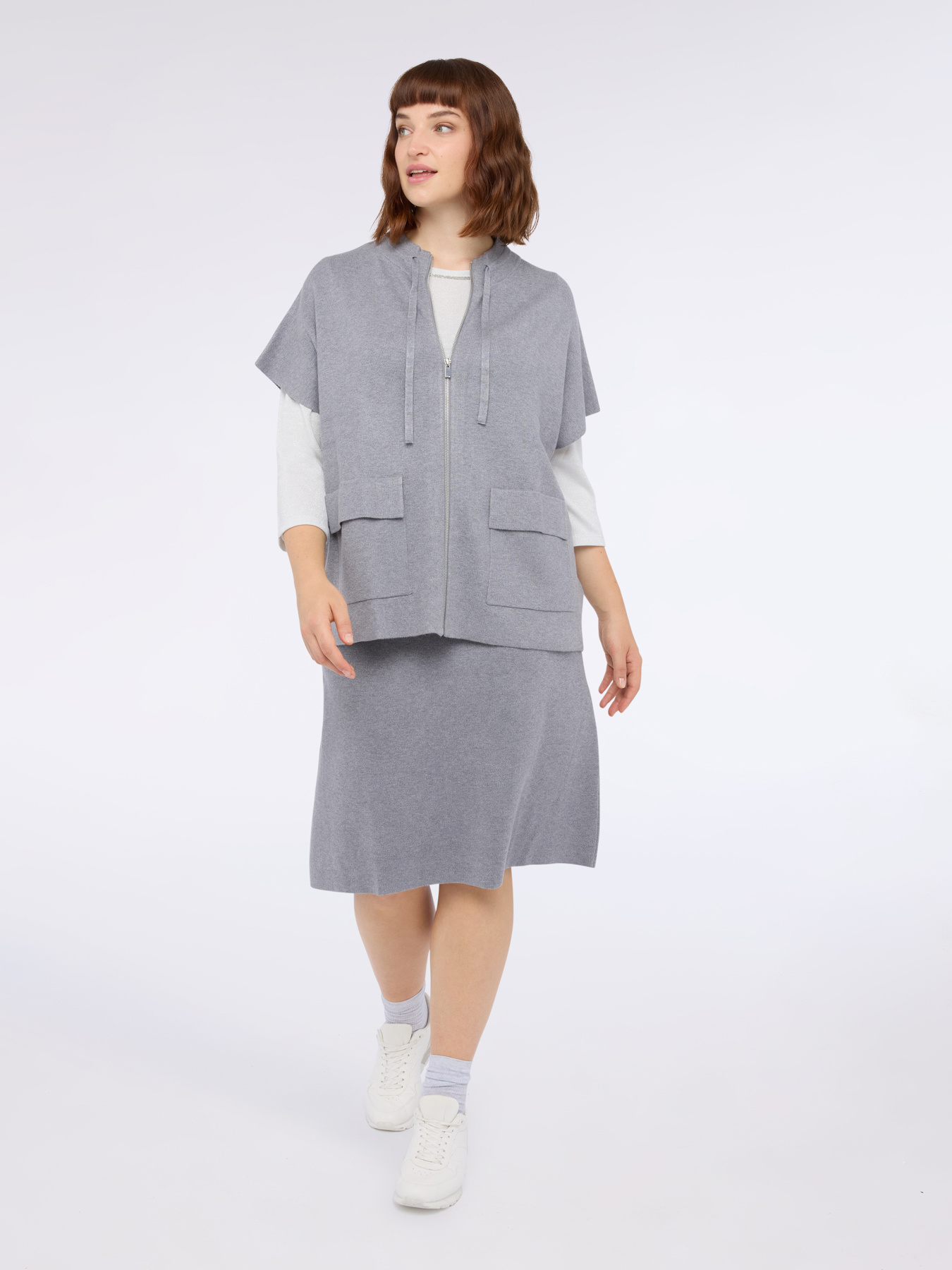 Vest with zip and maxi pockets image number 0