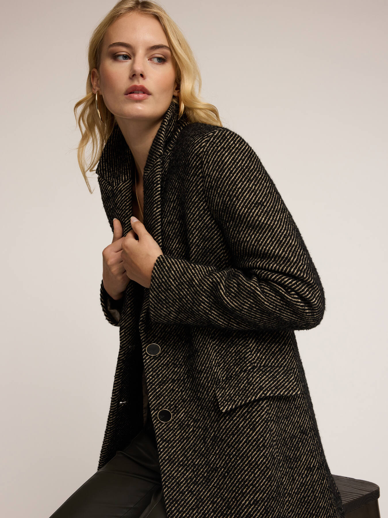 Long coat in yarn-dyed fabric image number 2