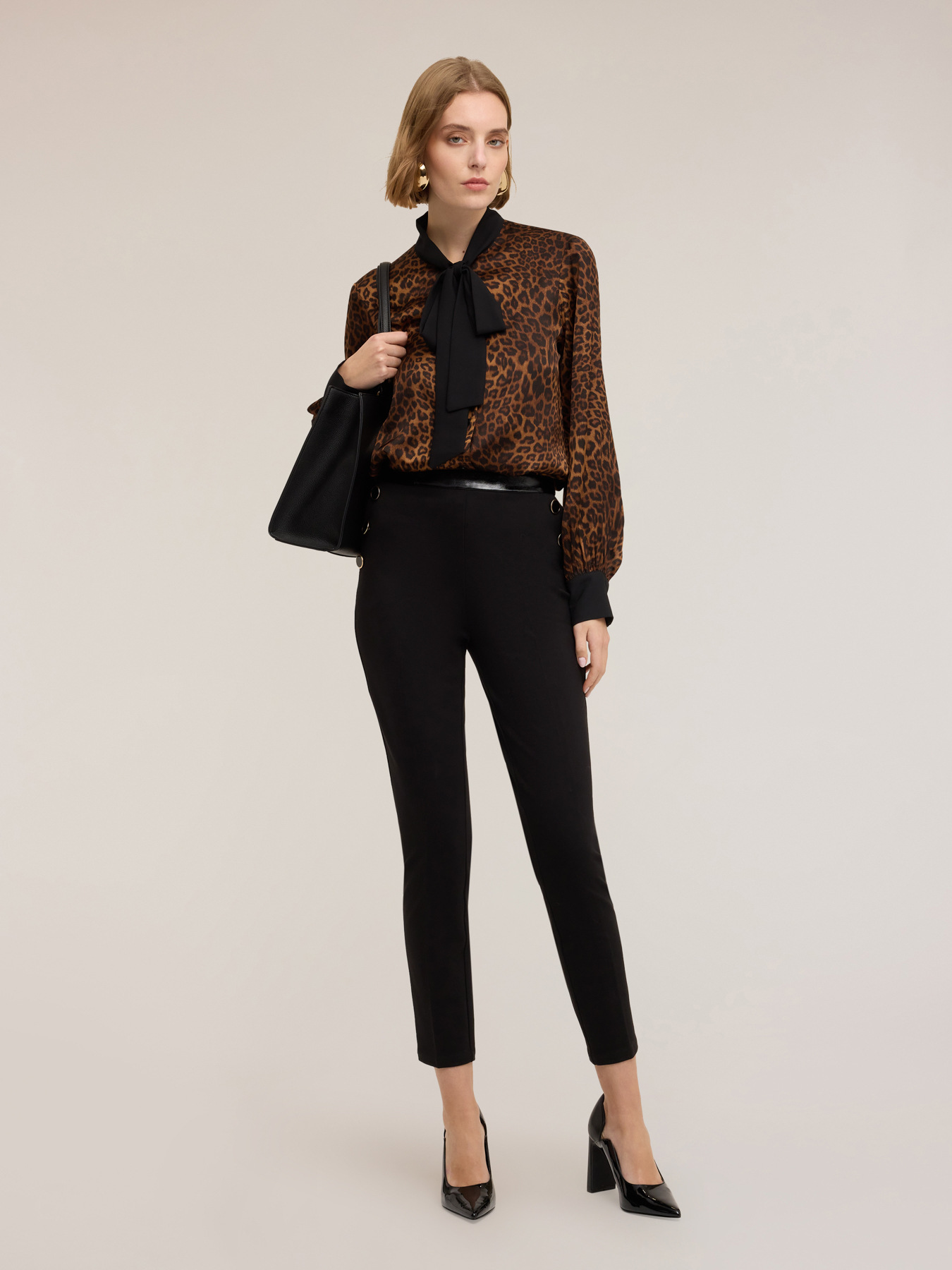 Chemise en satin à motif animalier image number 3