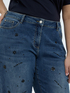 Jeans Straight Leg con applicazioni decorative image number 2