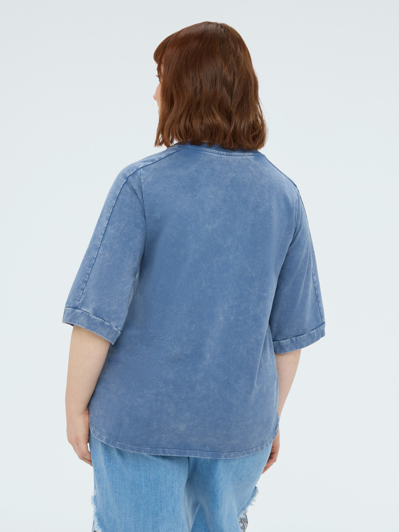 Sweatshirt with decorative chains image number 1