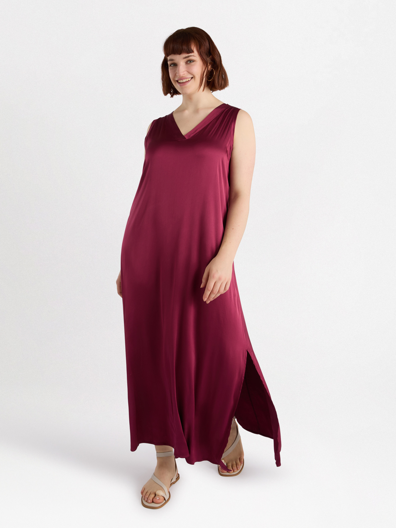 Vestito lungo smanicato in raso stretch image number 0
