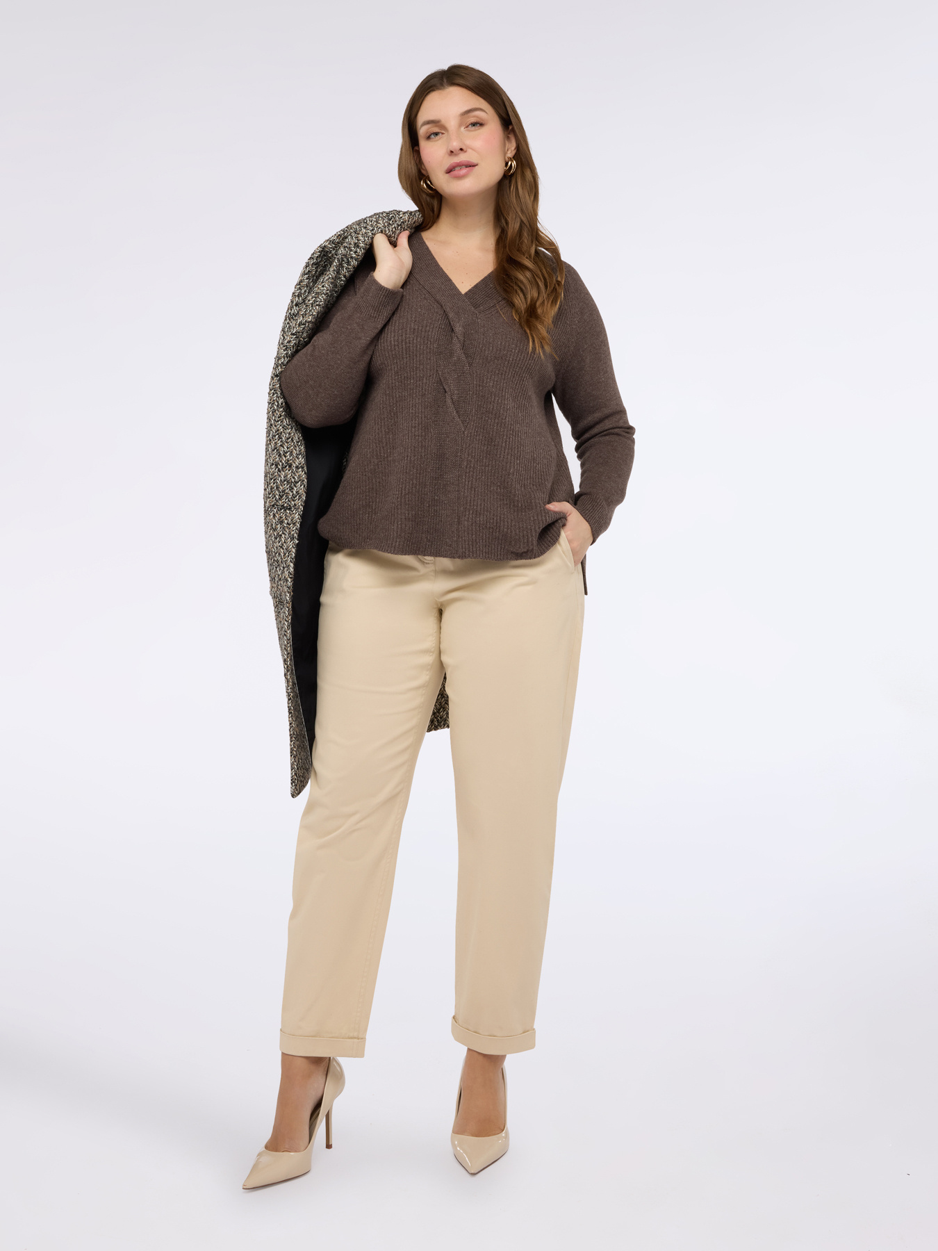 Ribbed sweater with neckline and braid decoration image number 3