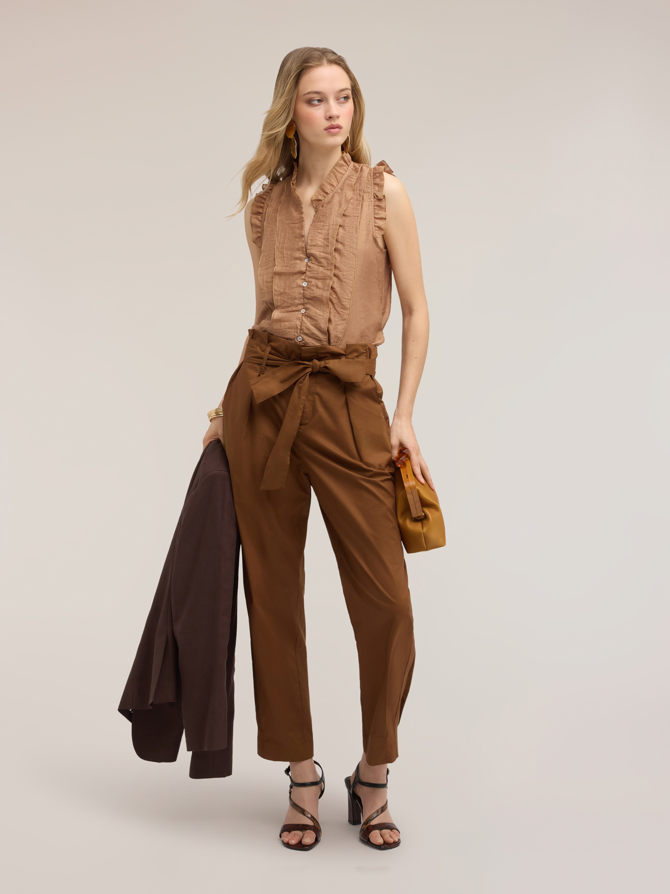 Blusa in mussola con volant image number 2