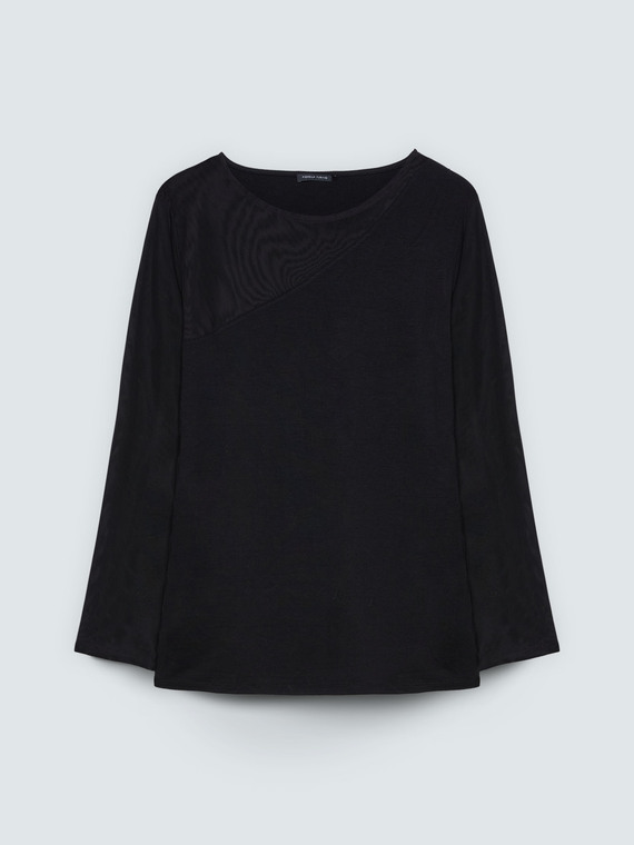 Camiseta con inserto de tul