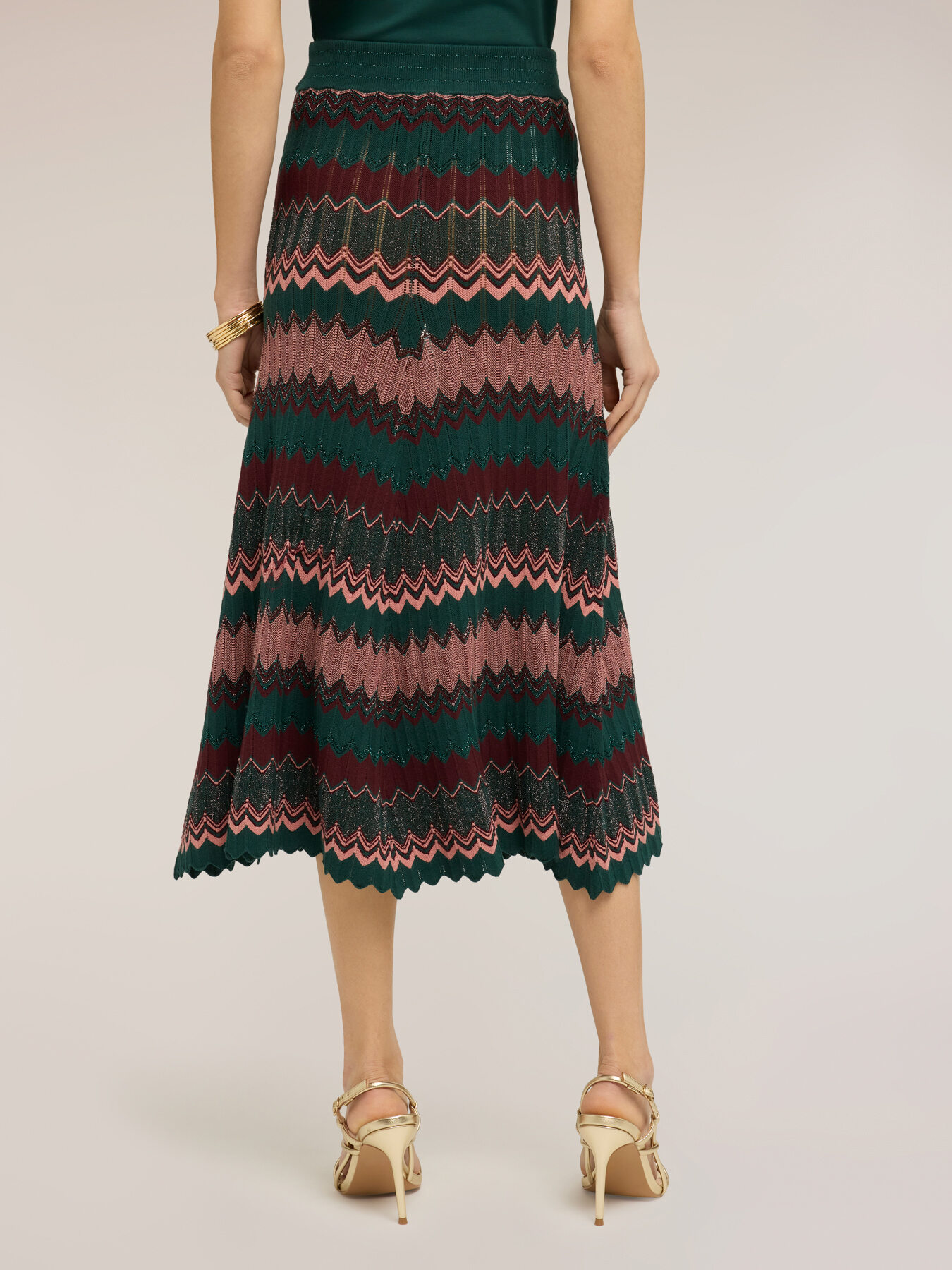 Chevron pattern knit skirt image number 1