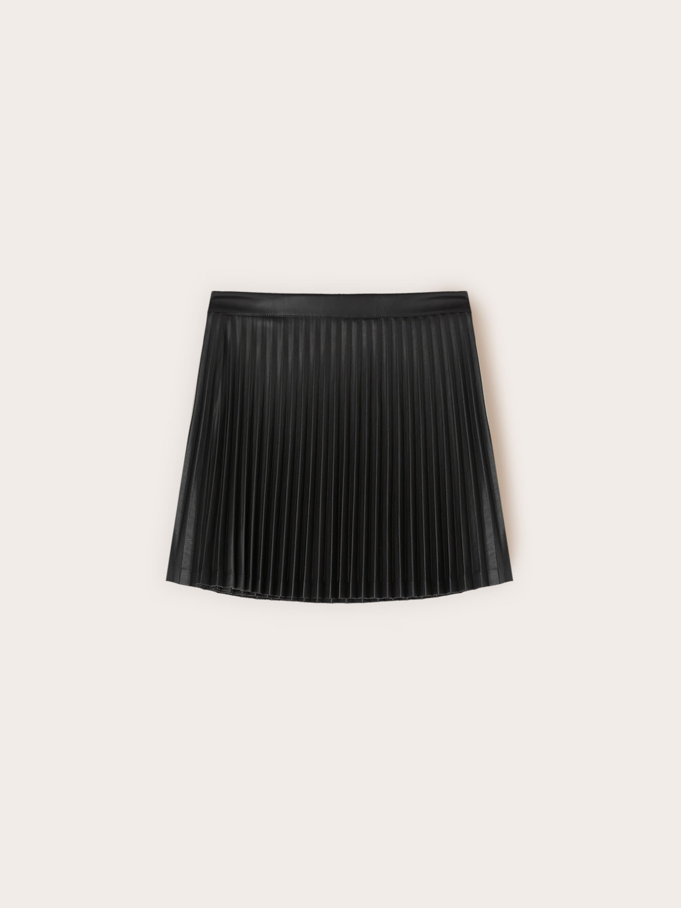 Short pleated skirt in coated fabric image number 4