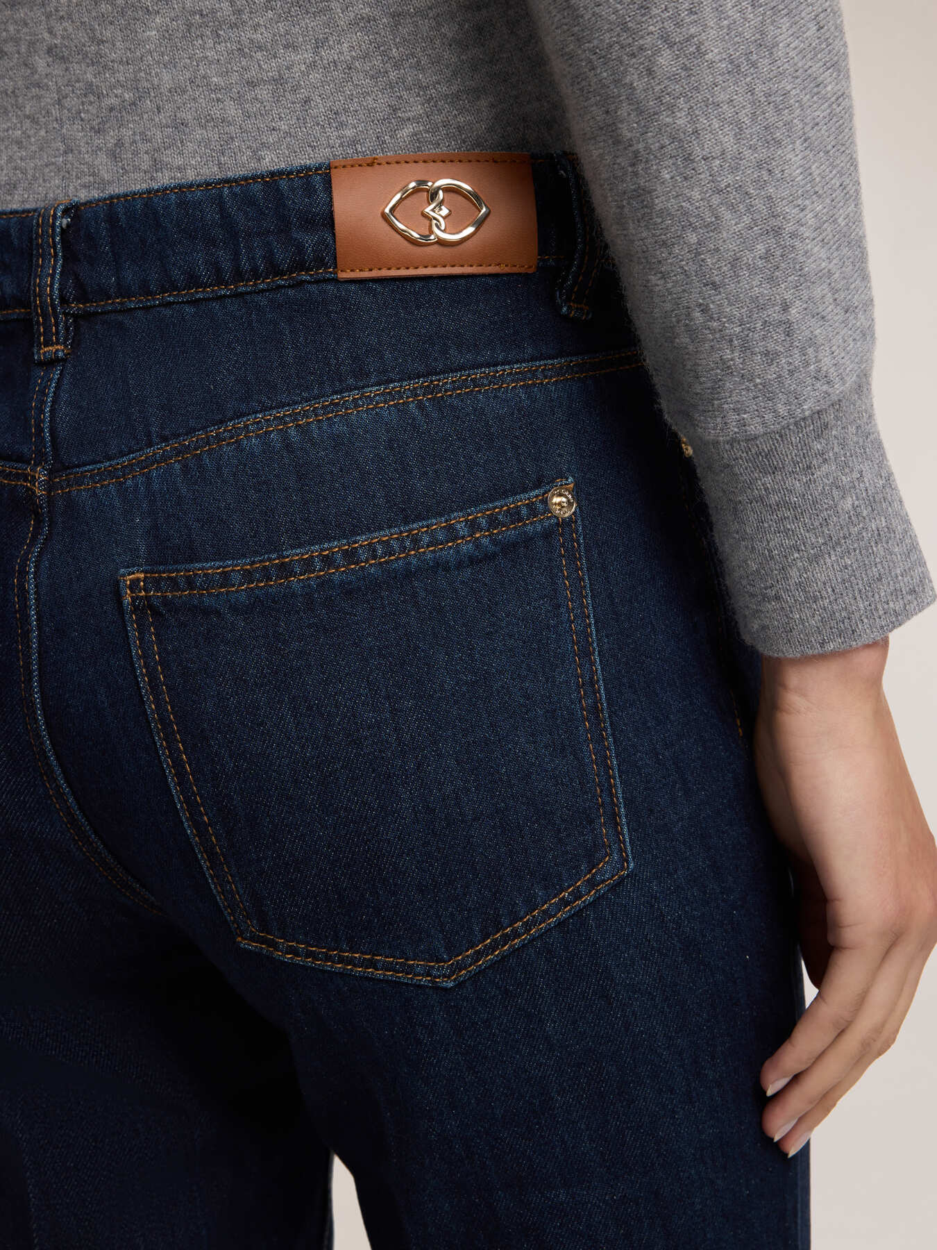 Jeans Karotte Lyocell-Mischung image number 3