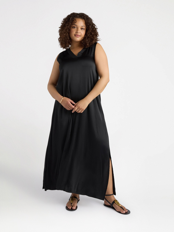 Vestito lungo smanicato in raso stretch
