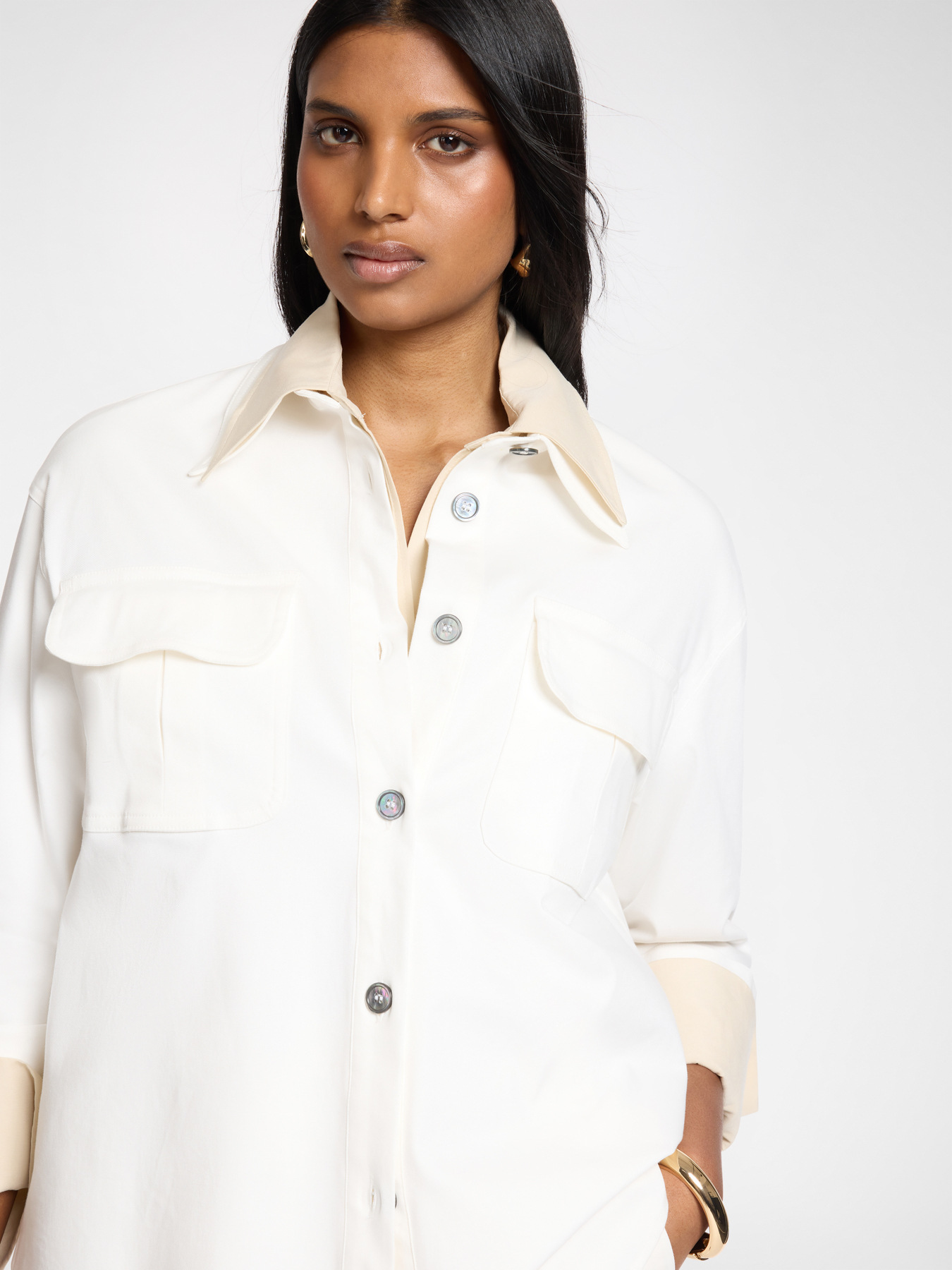 Gabardine shirt with pockets image number 3