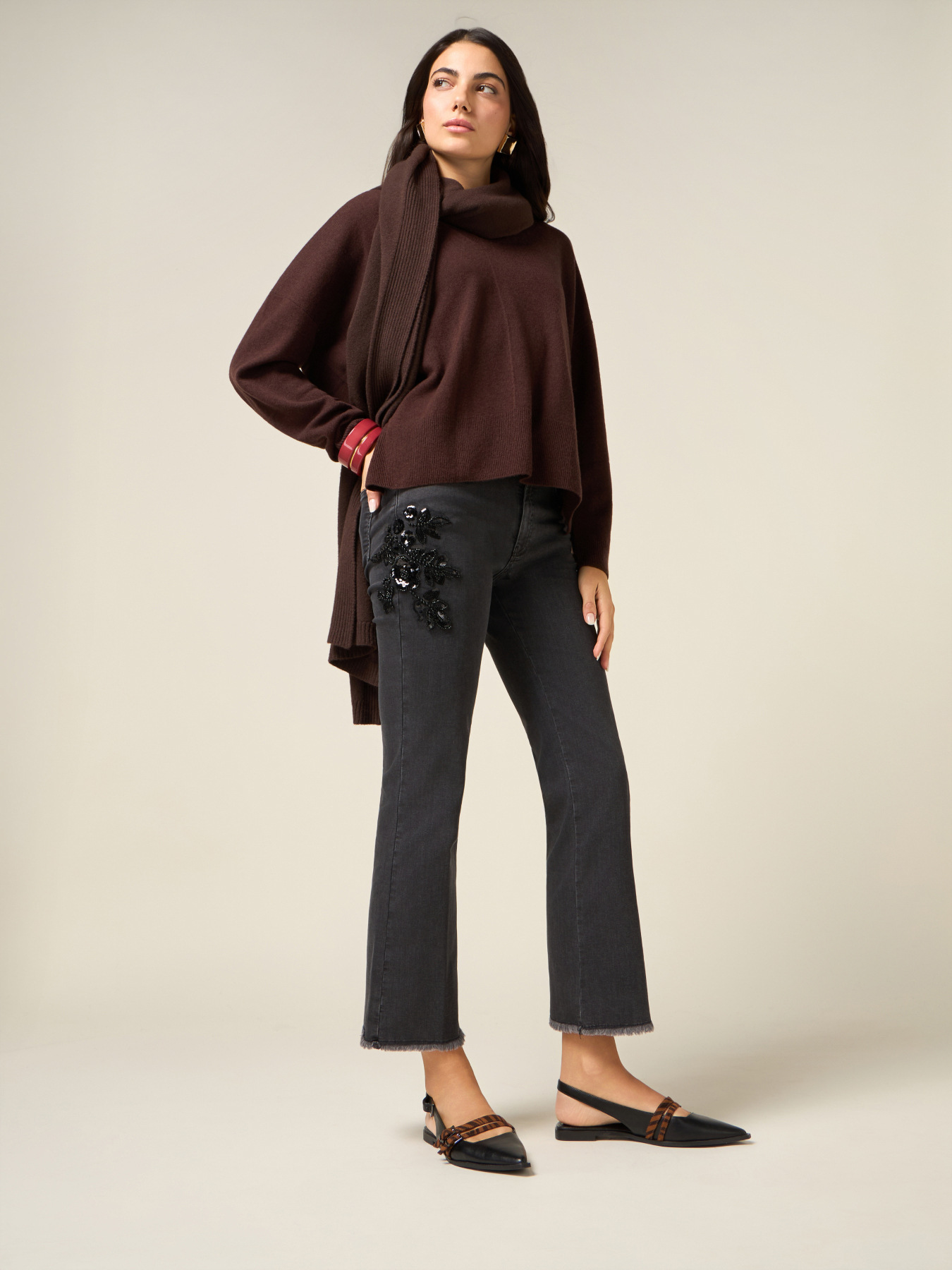 Jeans cropped wide in denim con patch decorativo image number 0