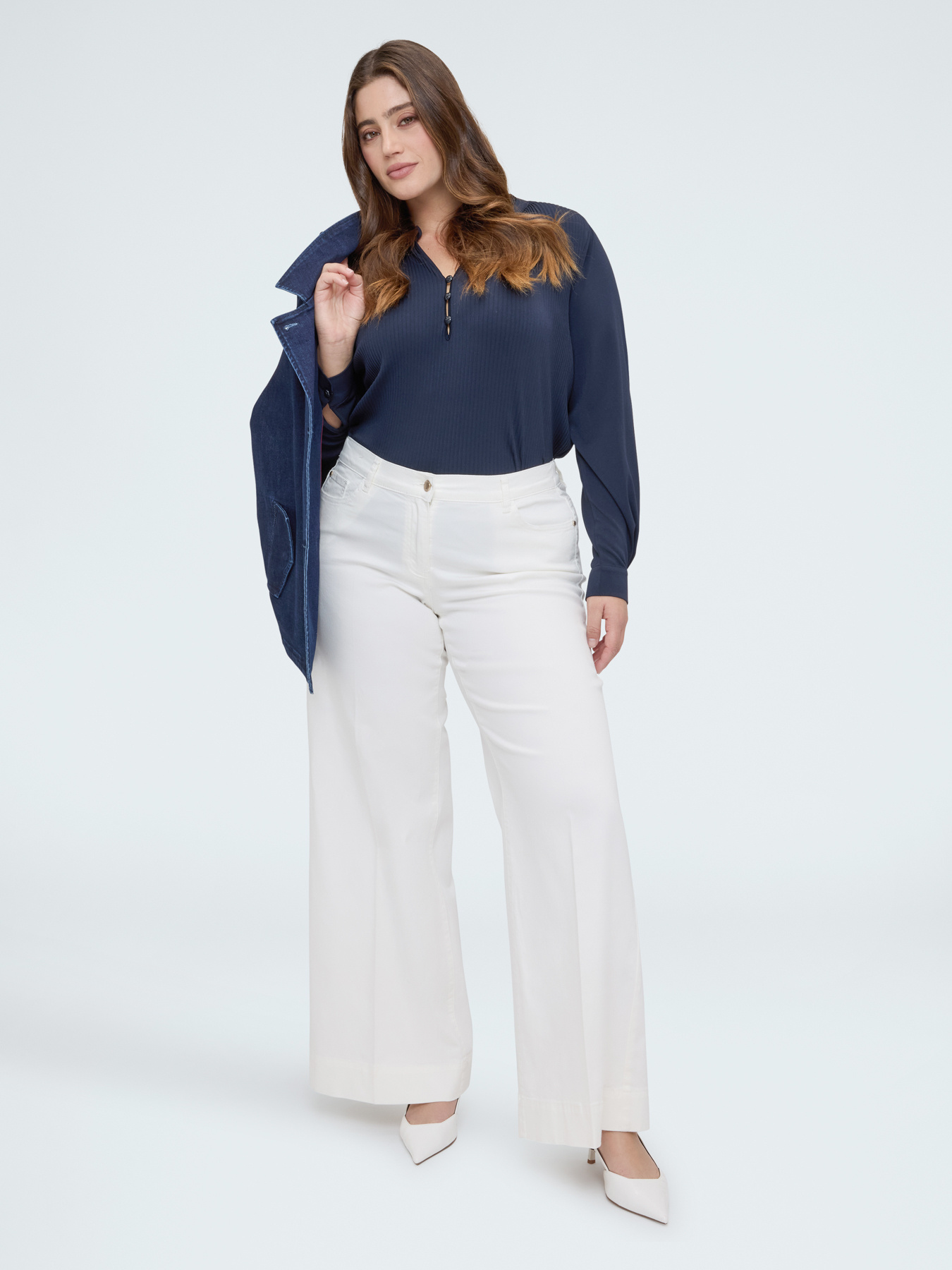 Blusa in jersey pliss&eacute; con bottoni image number 2