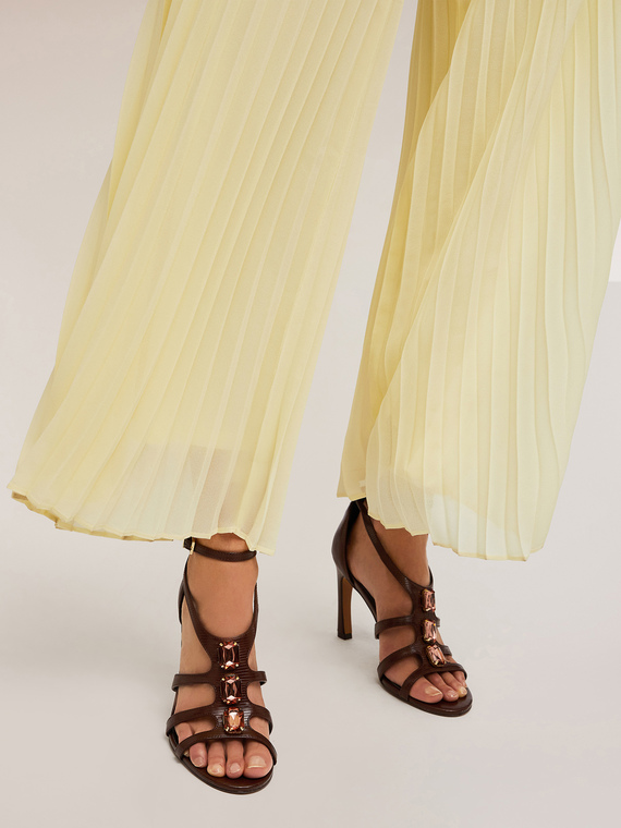 Sandalias con piedras