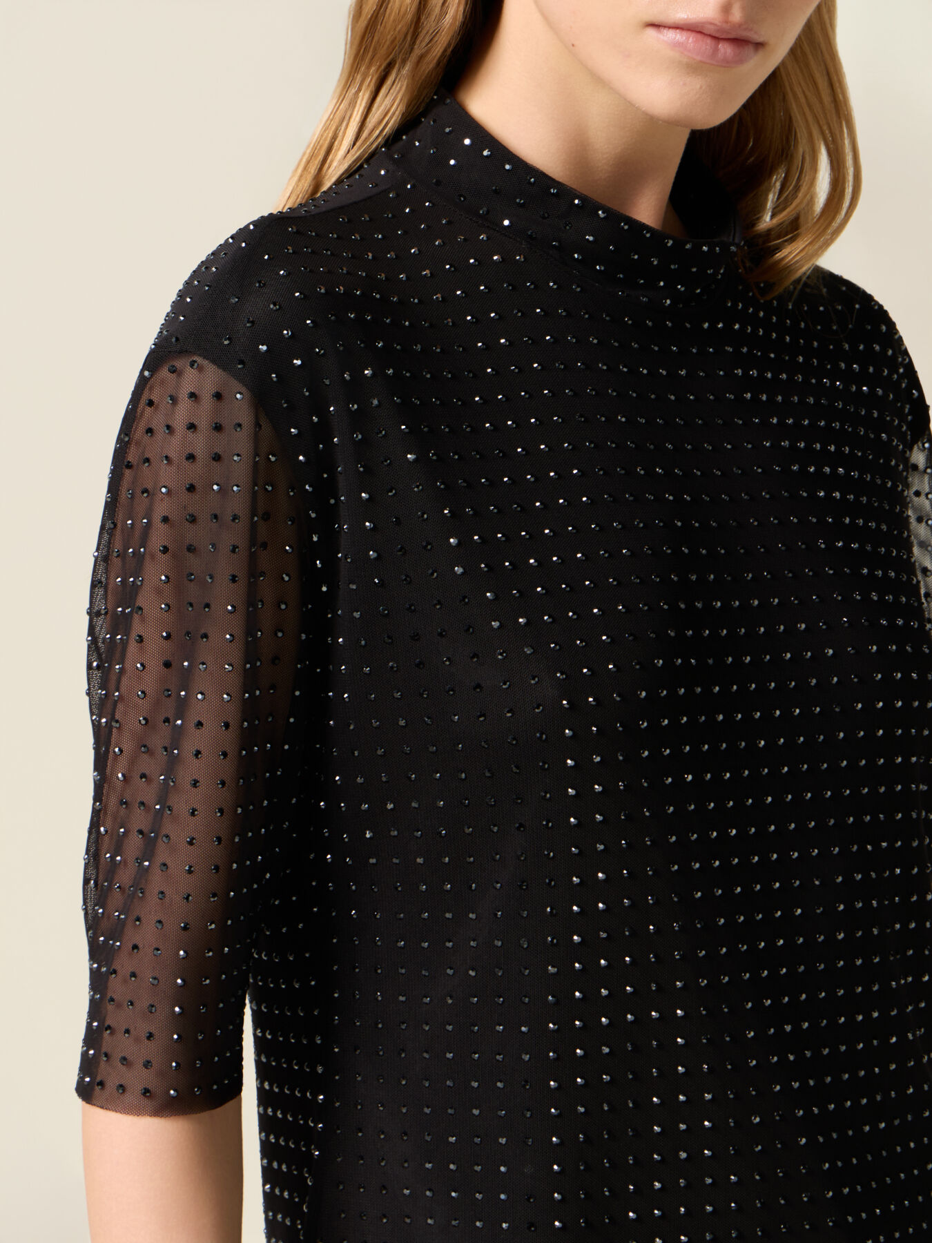 T-shirt in tulle with black crystals image number 2