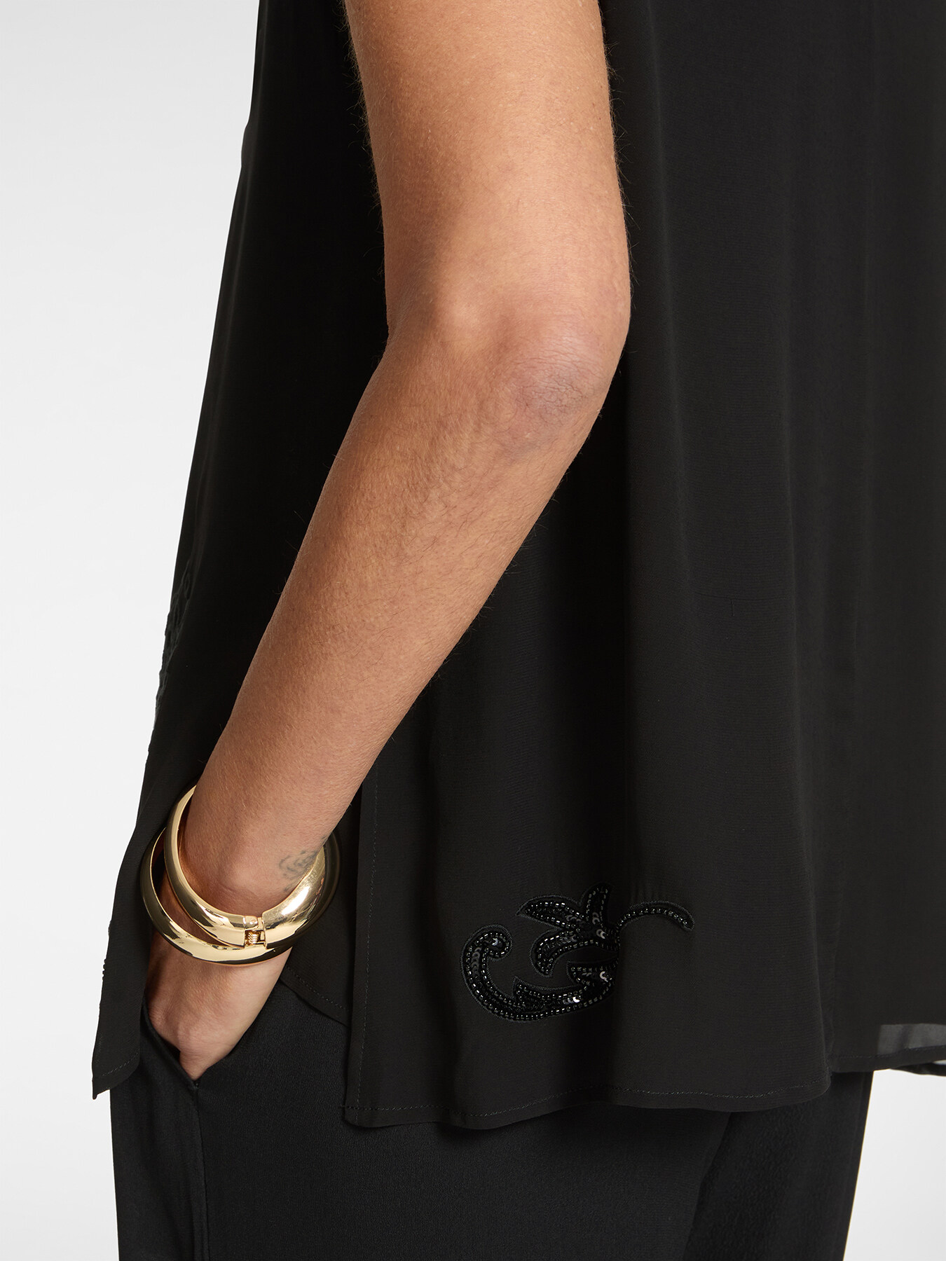 Blusa in georgette traforata image number 4