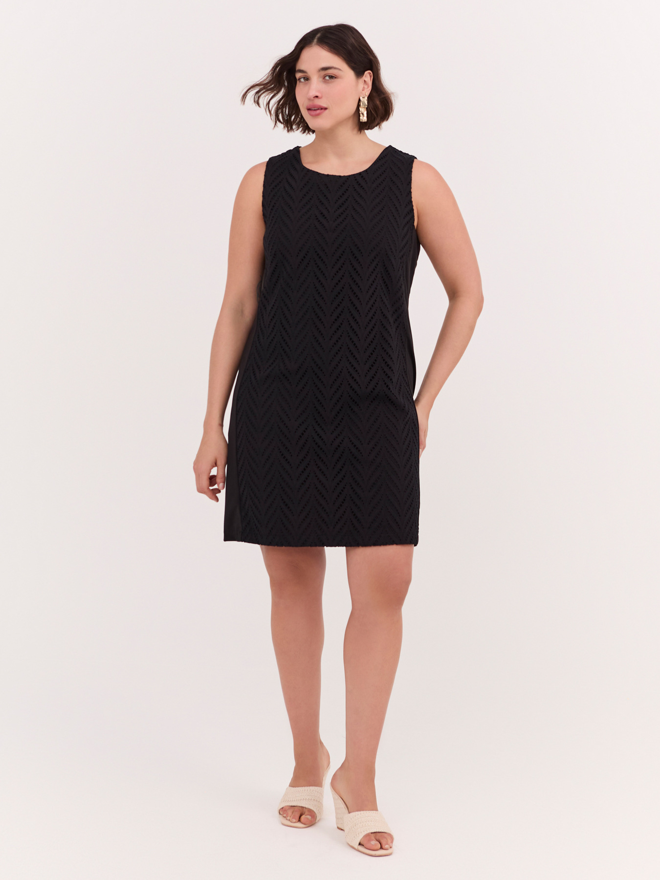 Robe fourreau GLAM en broderie anglaise image number 0