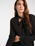 Bluse mit Schärpe und flachen Nieten image number 3