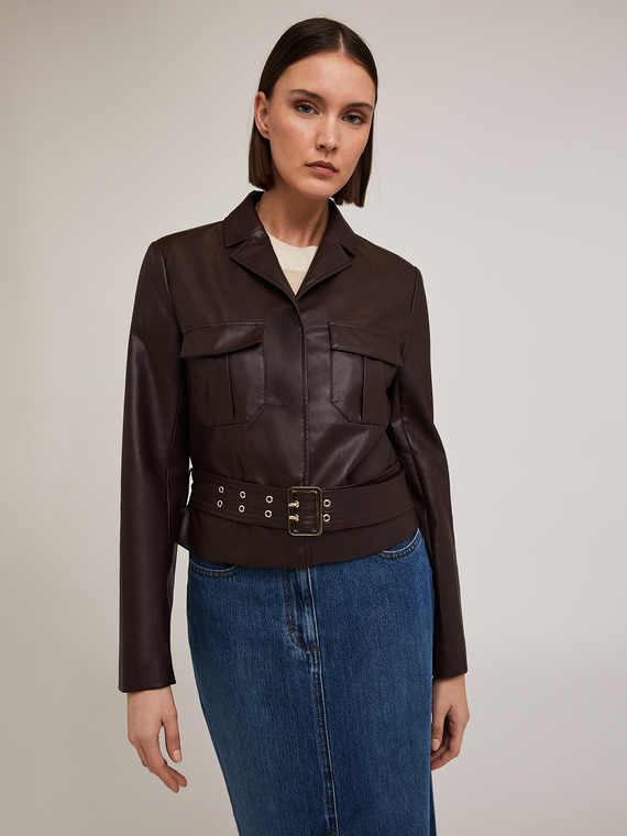 Veste en tissu enduit avec ceinture