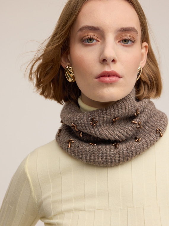 Scaldacollo in maglia con pietre