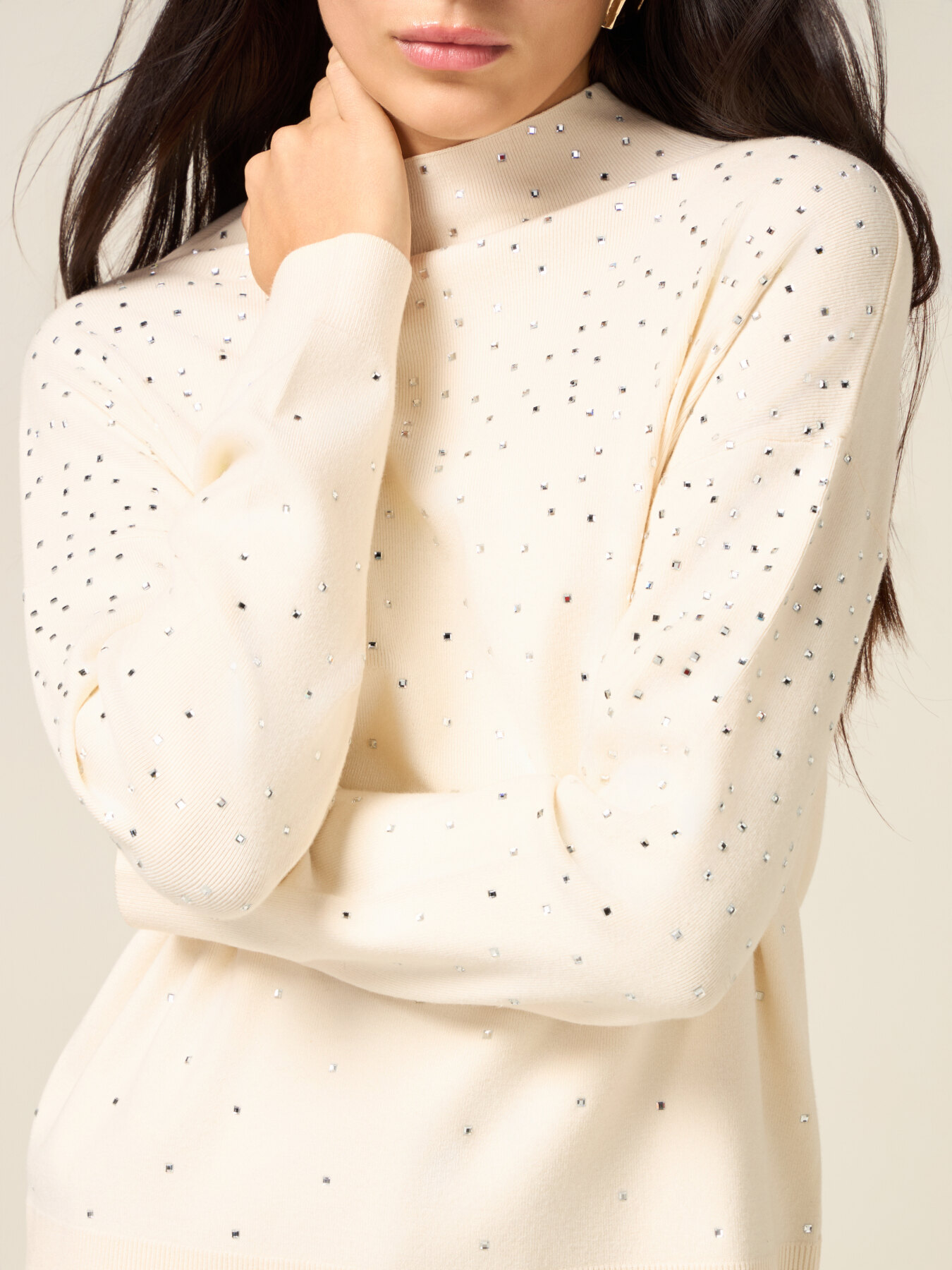 Maglia dolcevita con cristalli image number 2