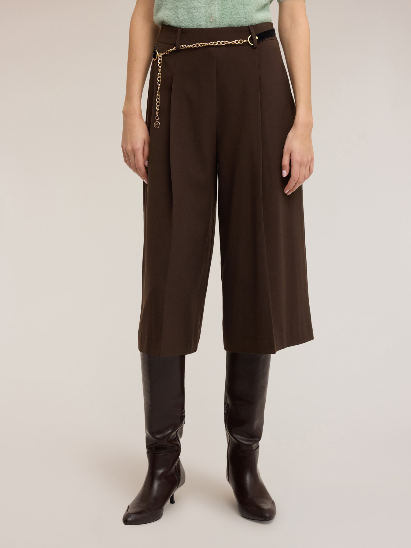 Pantalon court en flanelle avec cha&icirc;ne image number 2