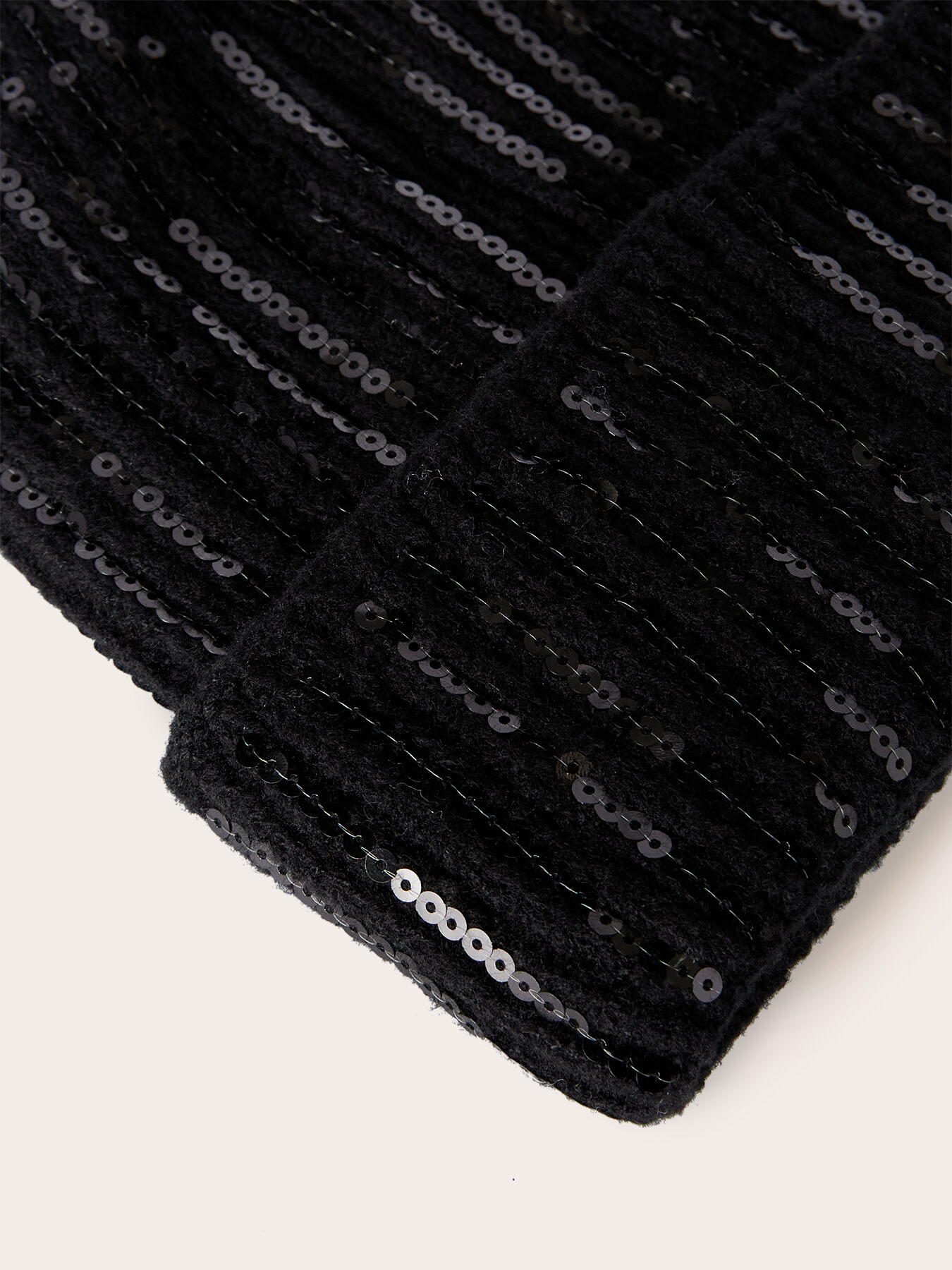 Cappello in maglia con ricamo di paillettes image number 1