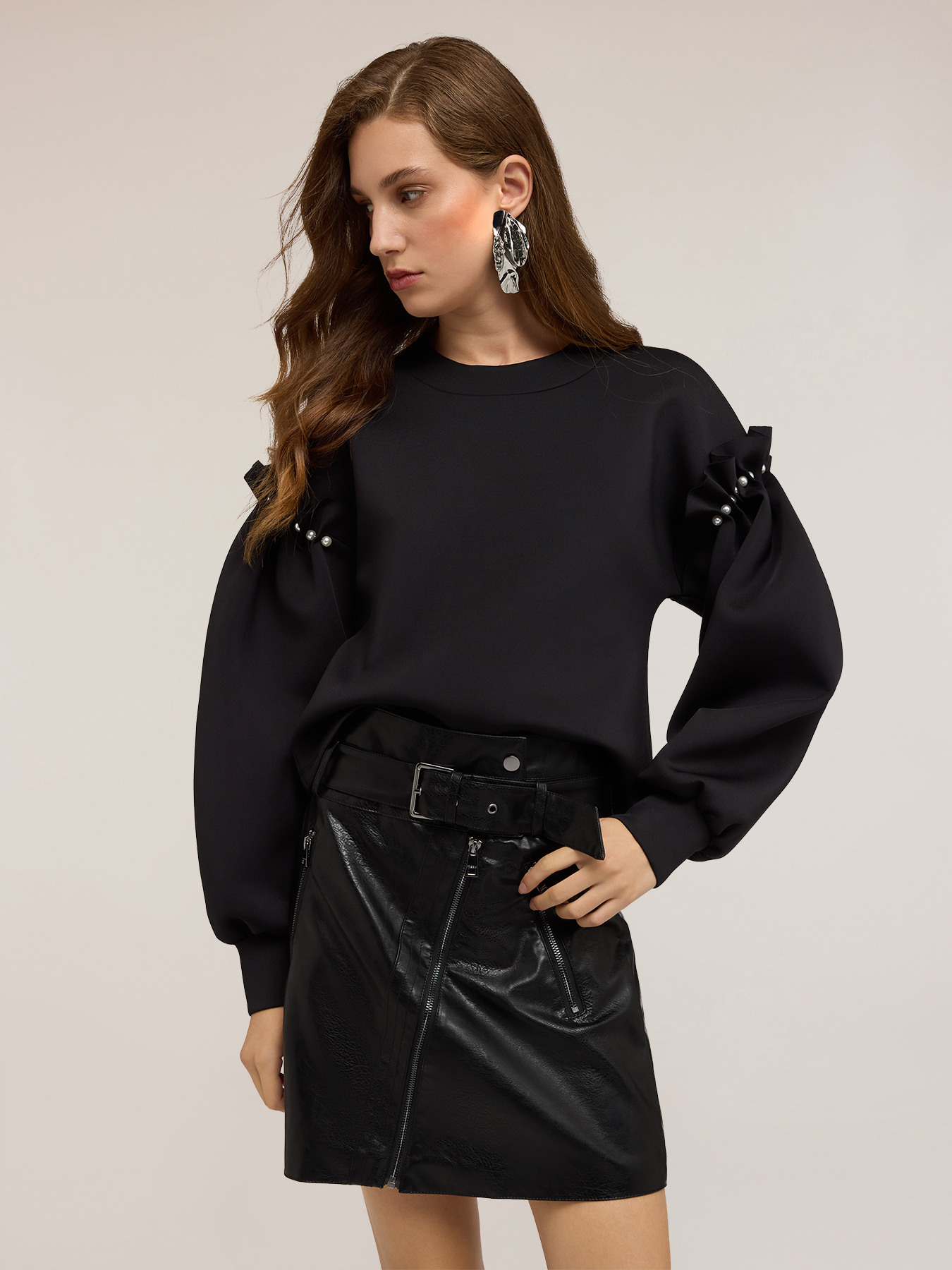 Sweatshirt aus Scuba-Stoff mit Perlendetail image number 0