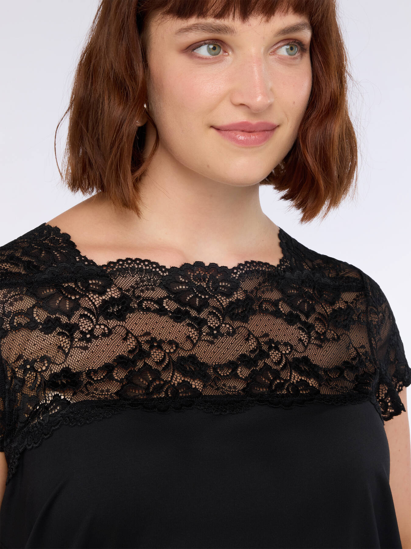 Camiseta de punto con inserto de encaje image number 2