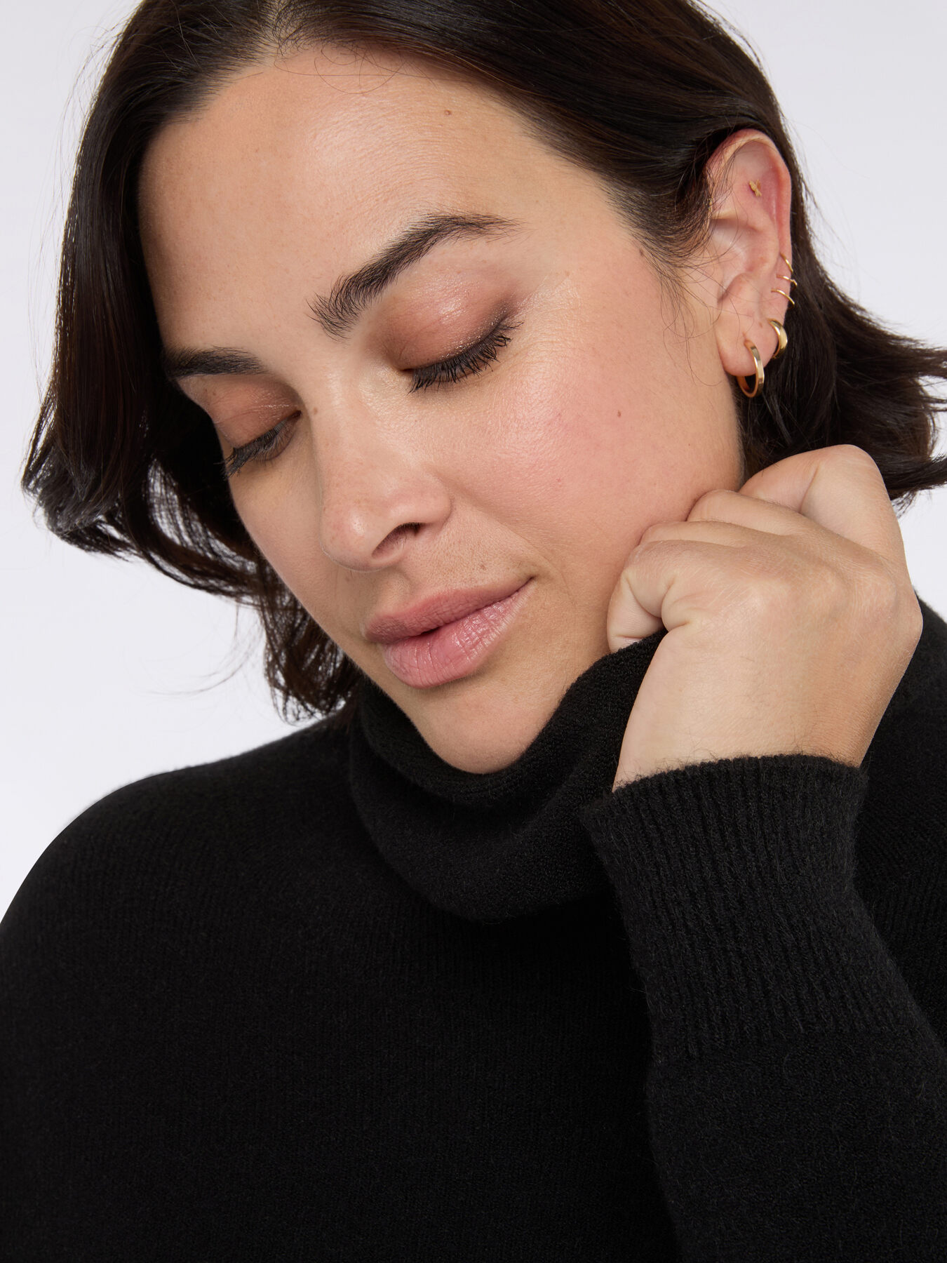 Langer Rollkragenpullover aus Viskose-Mischgewebe image number 0