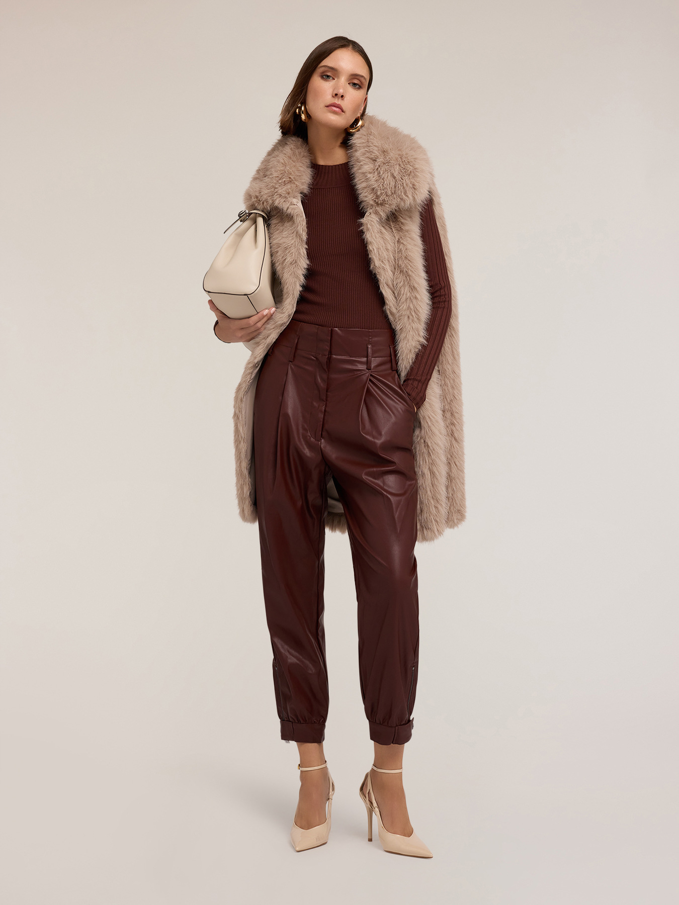 Teddy-effect vest with wide collar image number 0