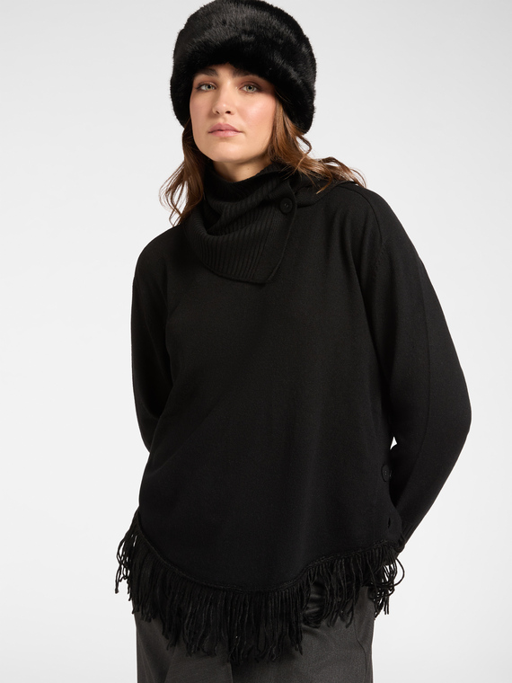 Jumper with fringes and detachable collar
