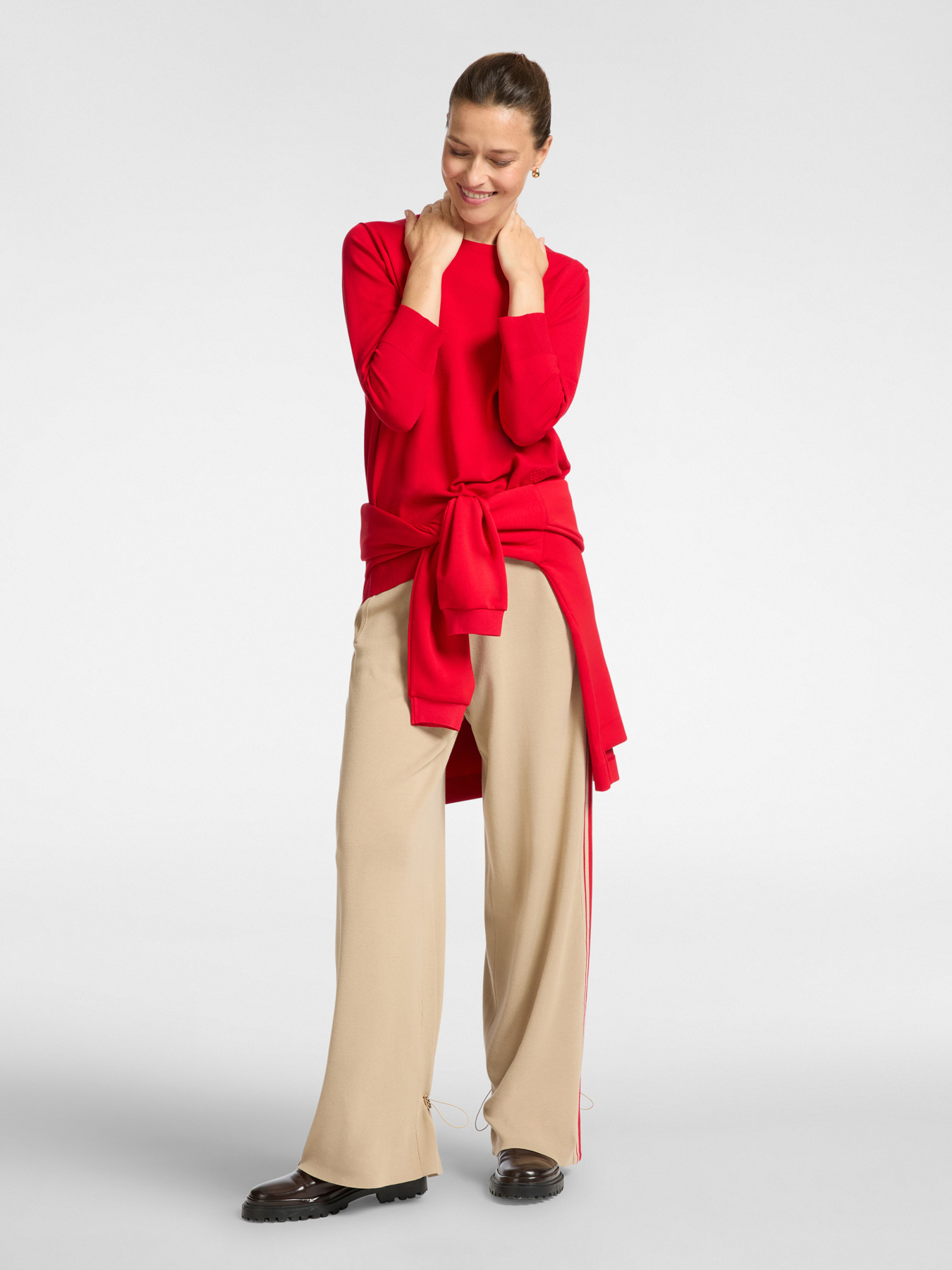 Sportlicher Rundhalspullover image number 2