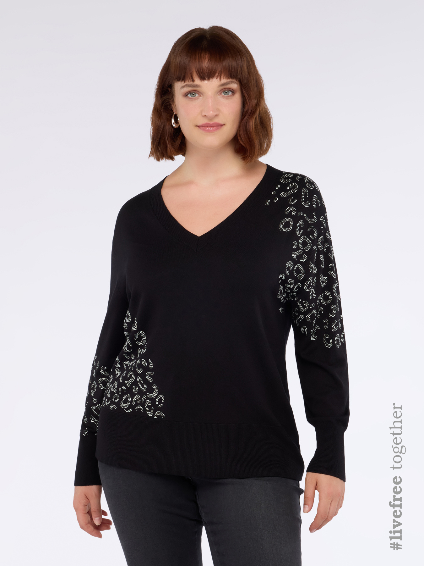 Maglia con disegno animalier in strass image number 0