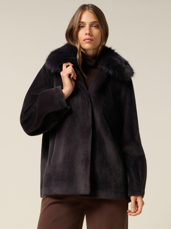 Cappotto corto in tessuto morbido