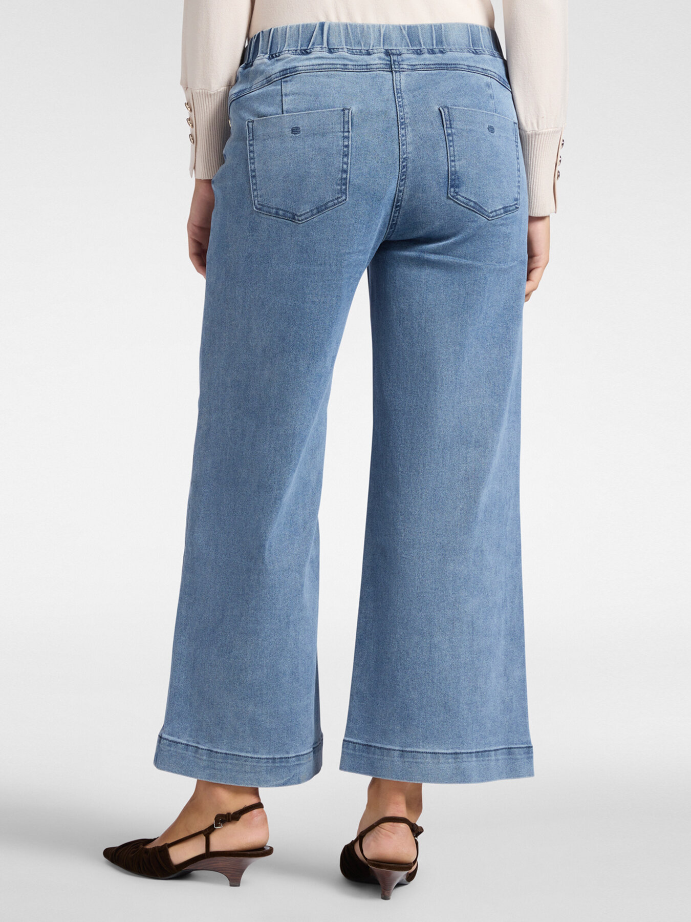 Wide-leg pull-on jeans image number 1