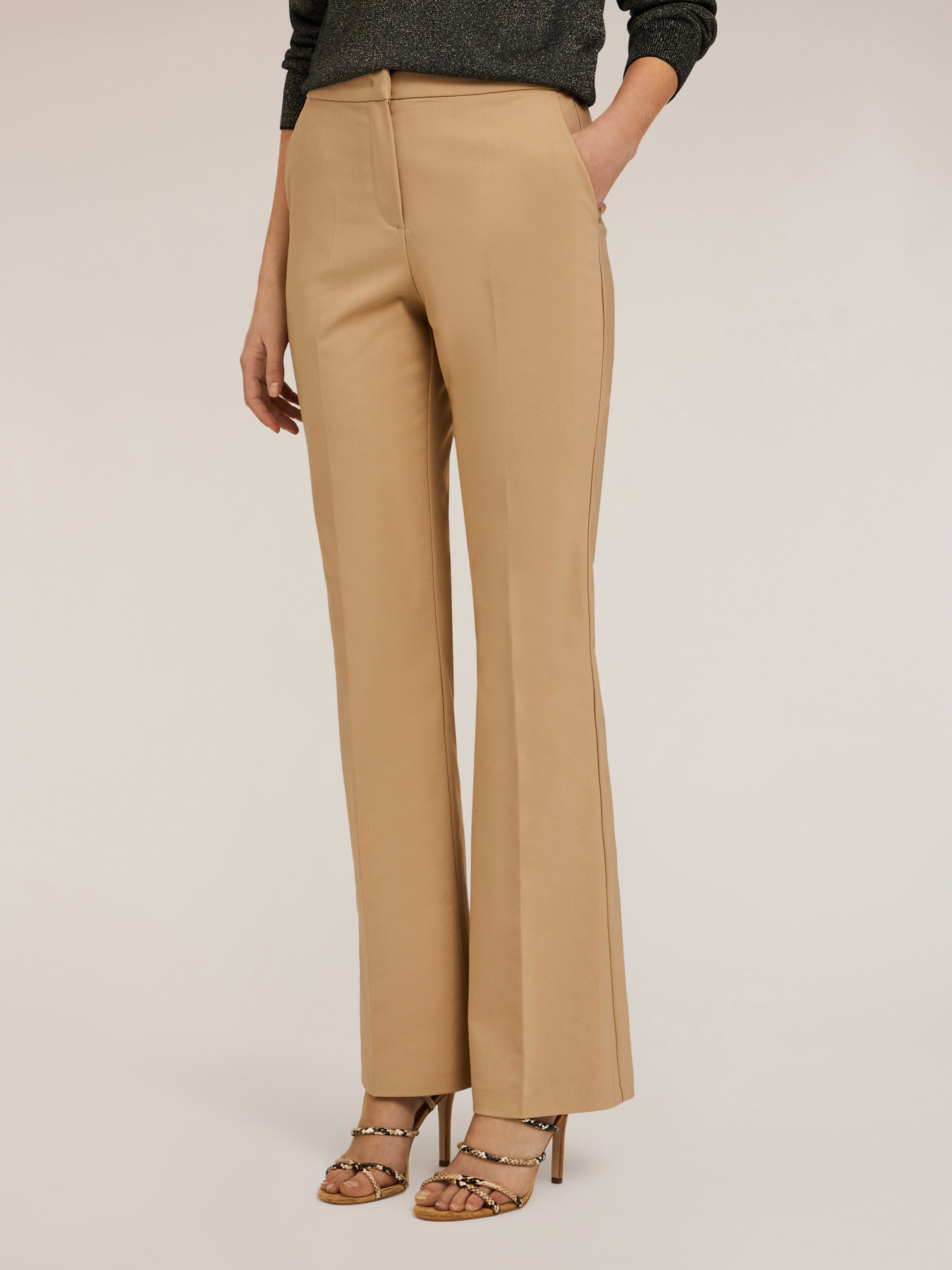 Tight fabric flared trousers image number 2