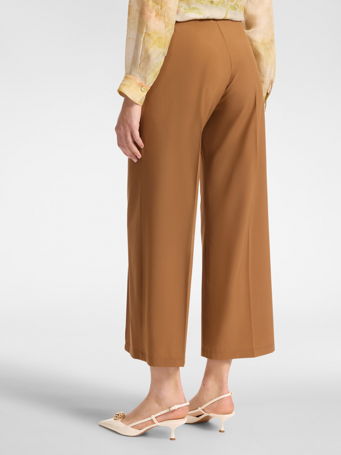 Gerade geschnittene Hose aus leichtem Stoff image number 1