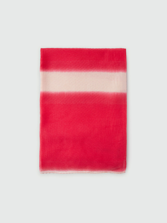Printed pleated stole
