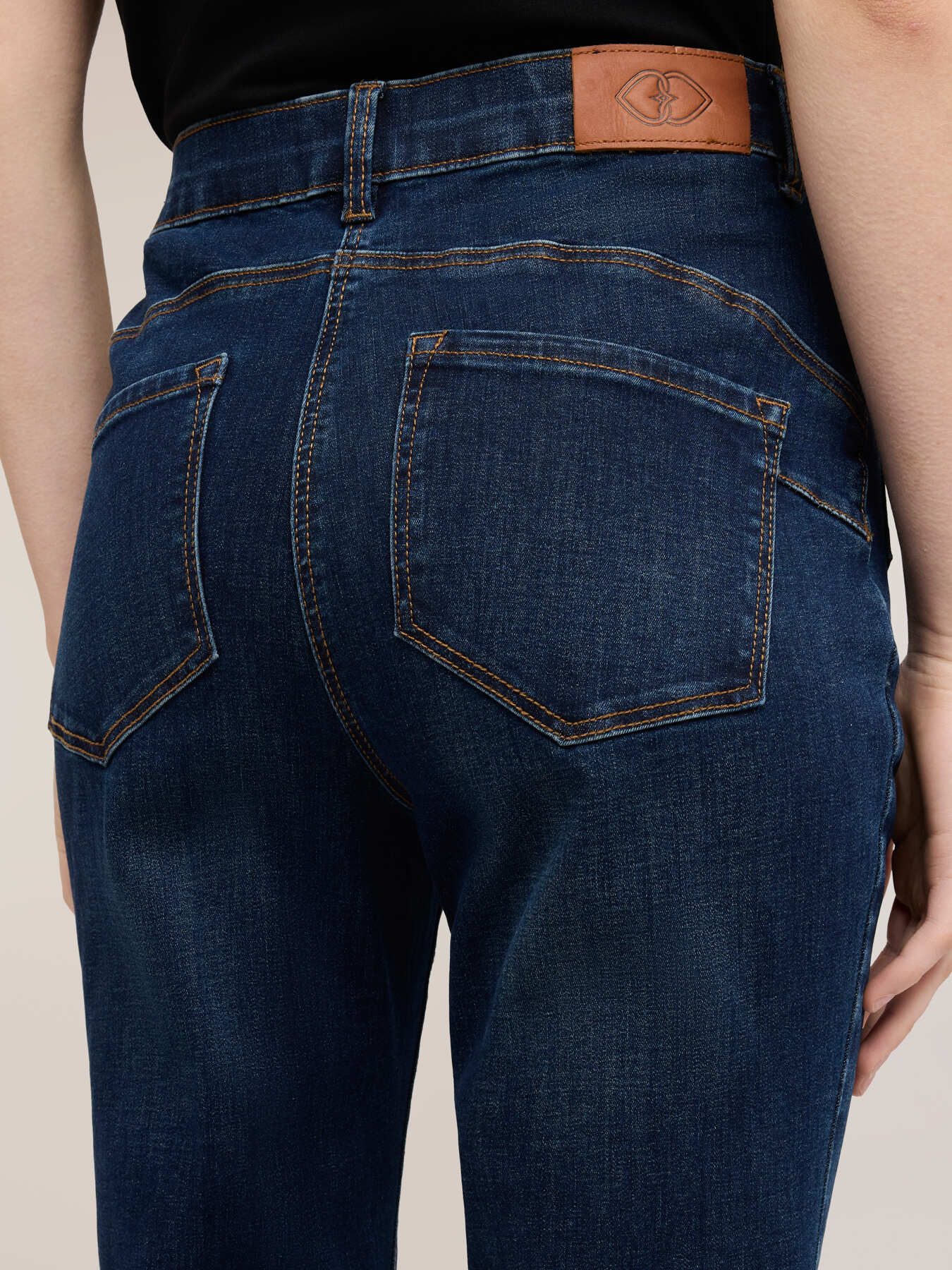 Jeans flare de denim image number 2