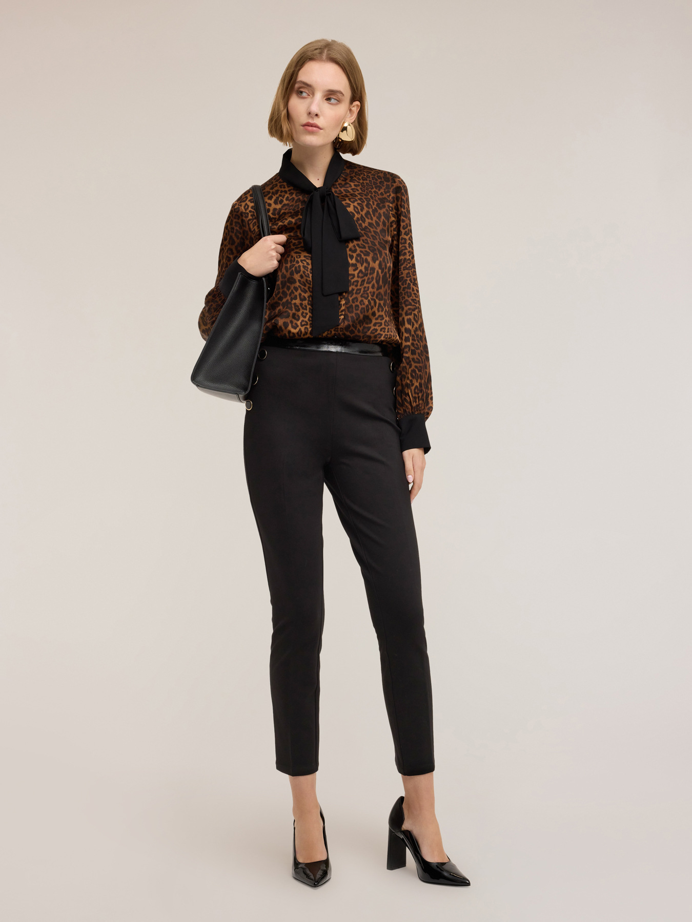 Skinny pants button pattern image number 0