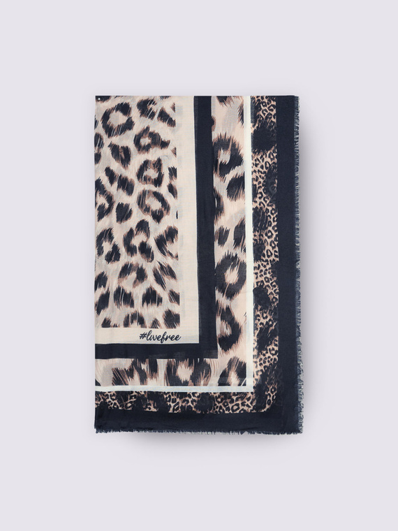 Long scarf with animal print