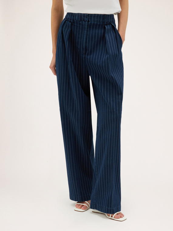 Palazzo-Jeans aus Nadelstreifen-Denim