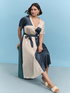 Kleid aus Stretch-Satin mit G&uuml;rtel image number 0