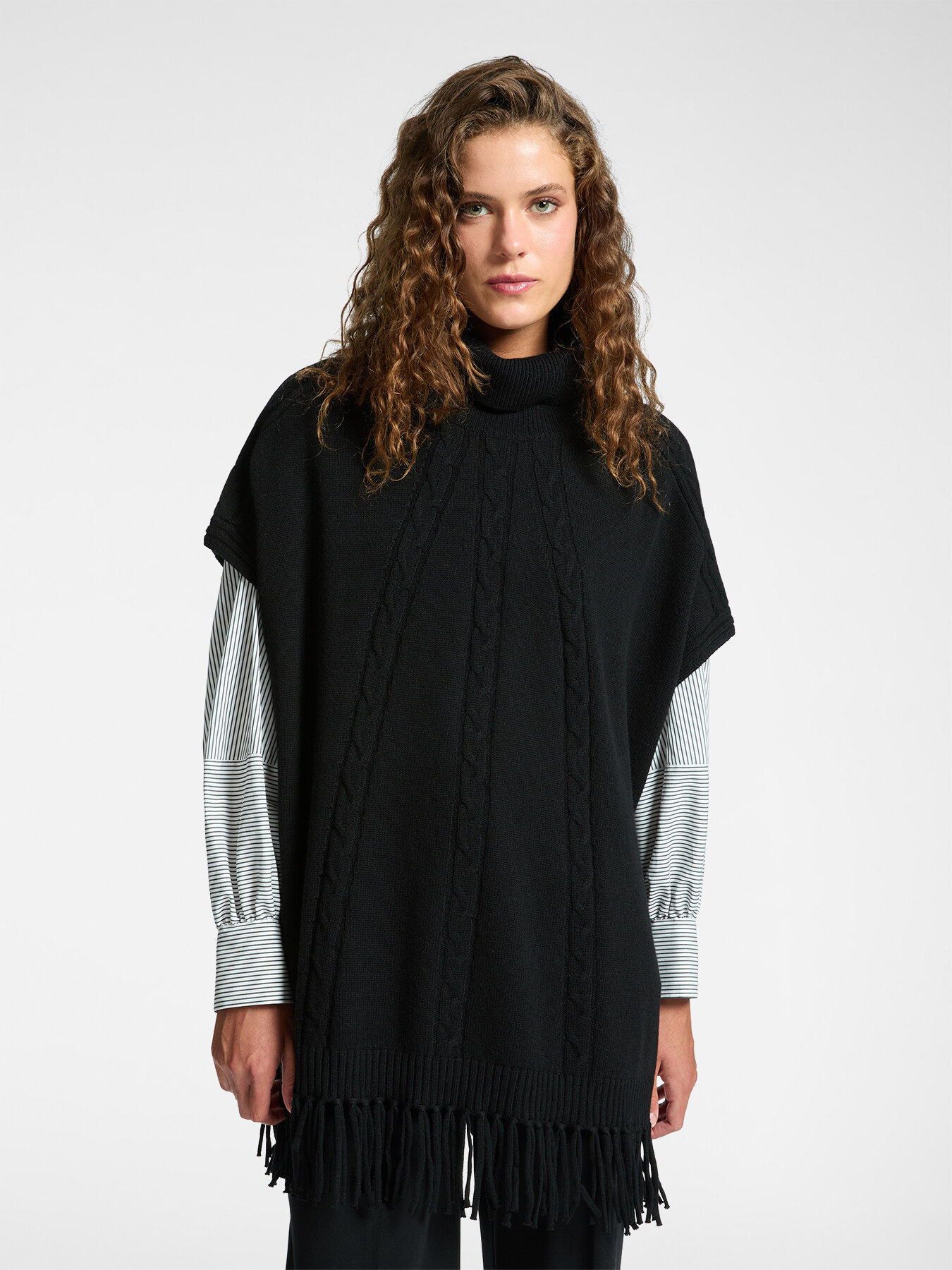 Pure wool cape image number 0