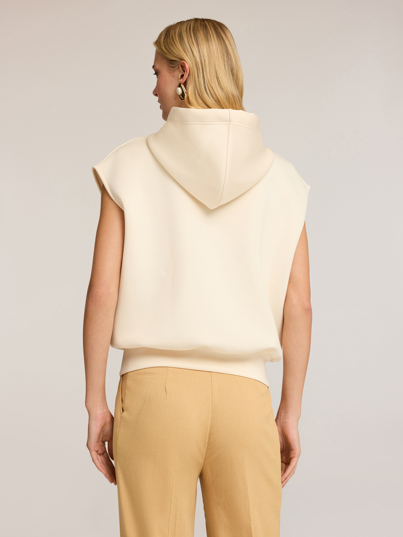 Sleeveless hoodie with jewel drawstring image number 2