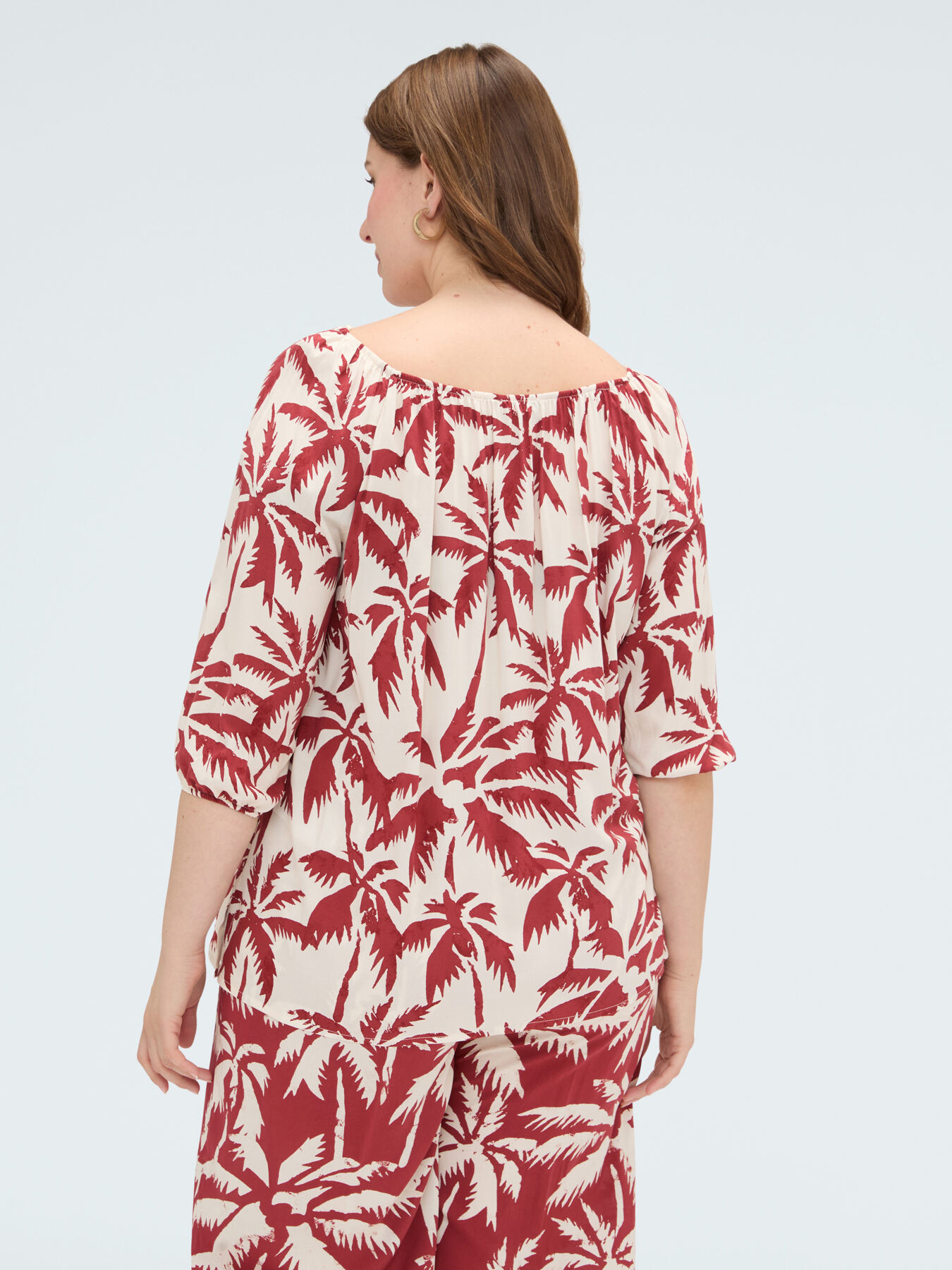 Off-shoulder blouse with print image number 2